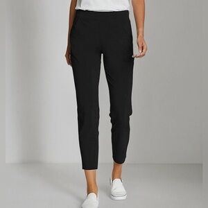 ✈️ Eddie Bauer black traveler ankle pants. Size M. NWT.